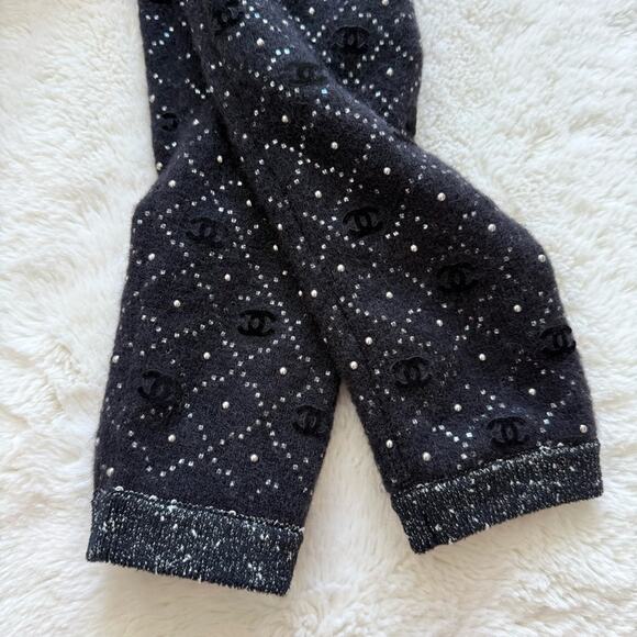 CHANEL wool knit cardigan size 38 FR 2022 Runway Authentic Retail 7800$ - Picture 13 of 13